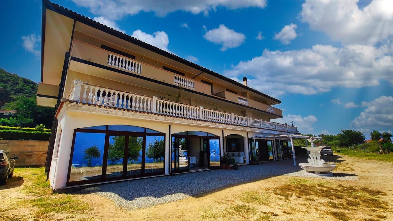 Maison d'hôtes Residenza Domus Aurea Tropea- Vista Mare 3*
