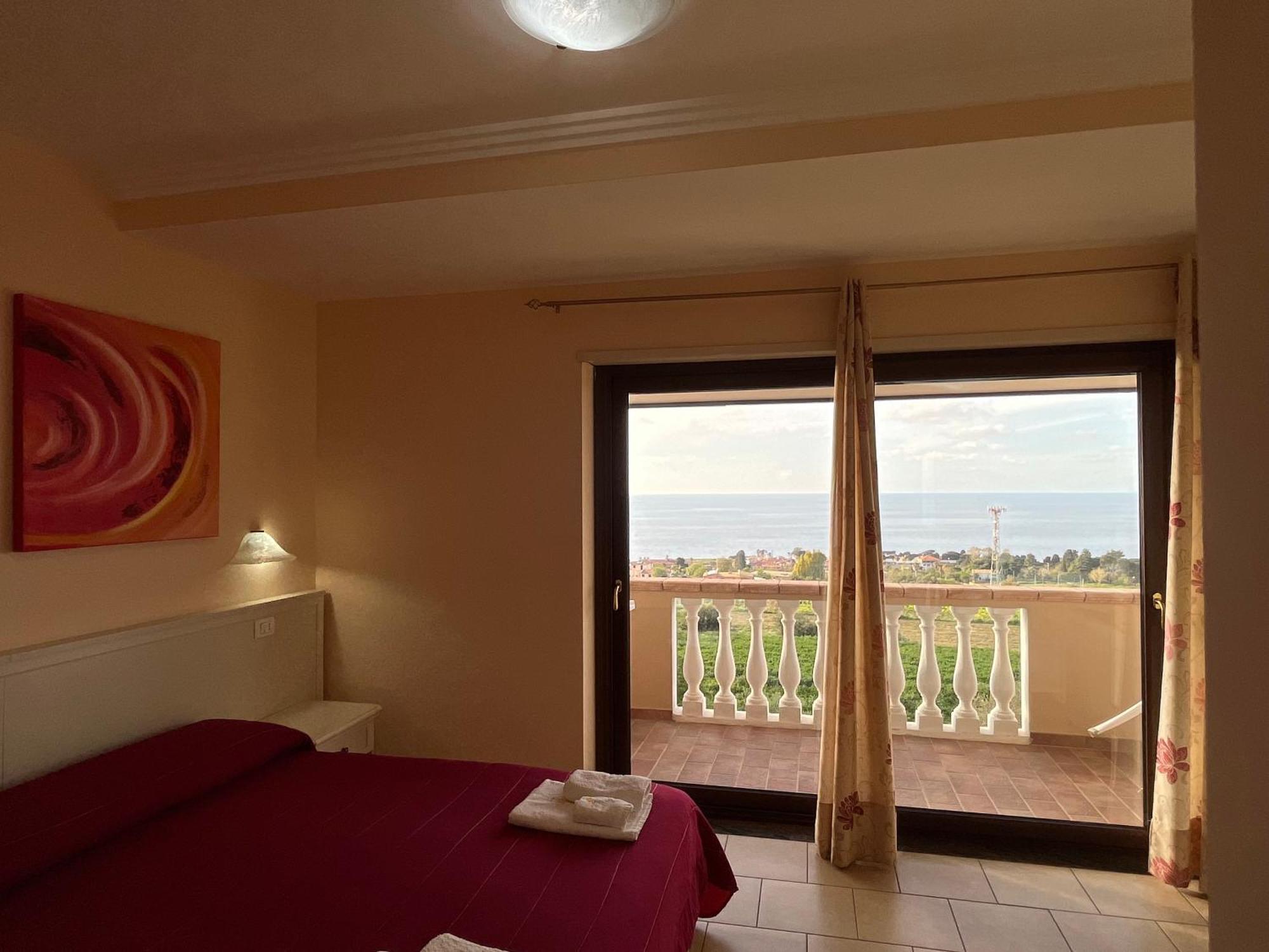 Residenza Domus Aurea Tropea- Vista Mare Maison d'hôtes 3*