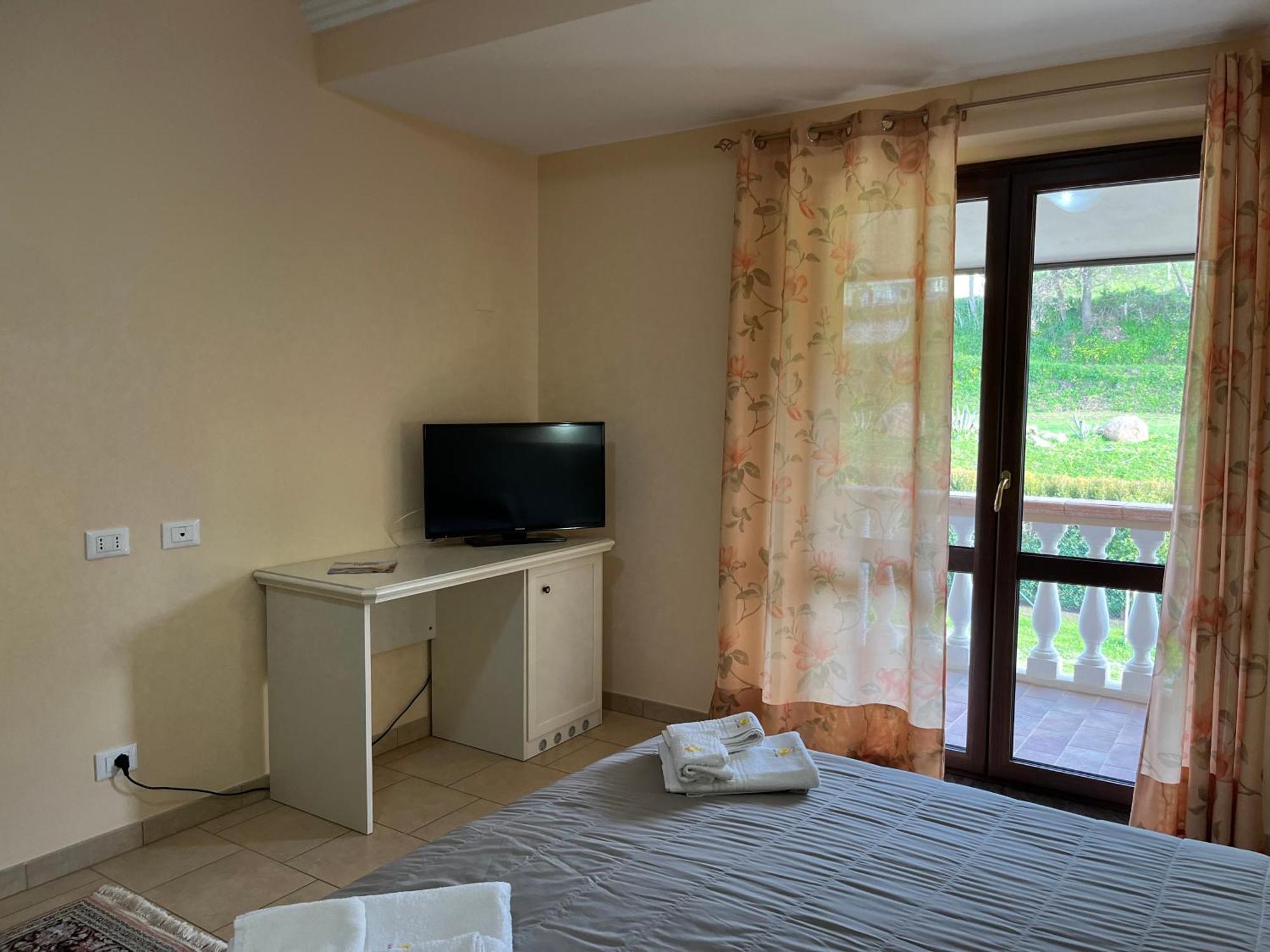 Maison d'hôtes Residenza Domus Aurea Tropea- Vista Mare 3*